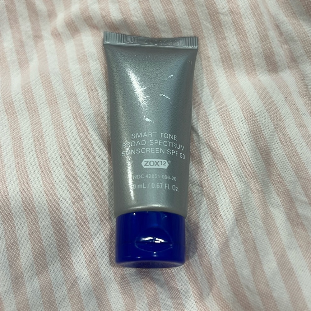 Zo smarttone spf50 - broad spectrum sunscreen
